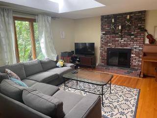 Spacious & Cozy Suite Near Boston Sleeps Up to 5 - 5