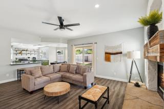 Spacious Retreat with Pool Heated Spa & Golf Course View - Leisure World - 5