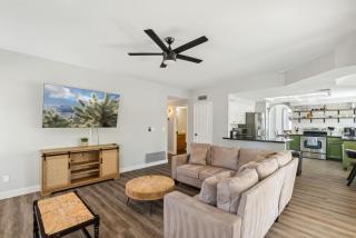 Spacious Retreat with Pool Heated Spa & Golf Course View - 2