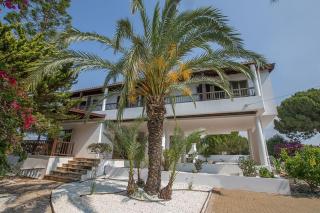 Villa Nepou - Beautiful 4 Bedroom Villa - Located In Ayia Napa Villa With Private Pool - Ayia Napa - 1