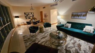 Luxury 5-Star 4-bedroom Apartment with Sea View & Big Balcony on Monthly Booking - Sharjah - 1