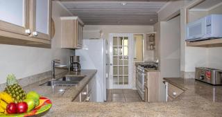 The Harbour #6 - 2 Bedrooms in Rodney Bay townhouse - 1