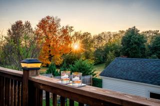 Whiskey Business, HOT TUB, BBQ Grill, Fire Pit, FUN - Springfield - 0