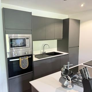 2BR Flat WiFi, Parking Contractors & Families - Bradford - 9