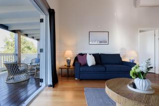 Elegant Beauty Point Home with WiFi & Fireplace - Ilfraville - 0