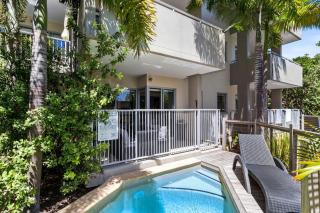 Plunge Retreat - Resort Room at Bells Boulevard - 1