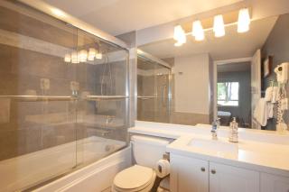 2BR Deer Lodge, Epic Location, Private Covered Patio, Free Parking - 3