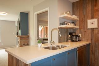 2BR Deer Lodge, Epic Location, Private Covered Patio, Free Parking - Whistler - 8