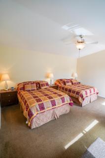 Helmcken Falls Lodge Cabin Rooms and RV Park - Clearwater - 1