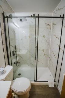 Helmcken Falls Lodge Cabin Rooms and RV Park - Clearwater - 6