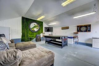 Cozy 1BR Hot Tub Game Rm Near Old Colo - 1