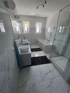 Modernes Zentrales Apartment mit Balkon - Villach - 2