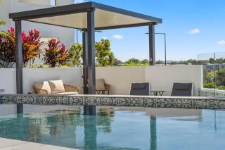 Relax in Resort-style Serenity with Stunning Views - - 8