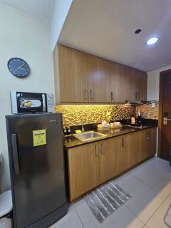 MOA Shell Residences Spacious 1BR with City View WiFi and Netflix - 7