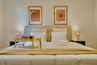 Chic Loft Facing Neo-Gothic Church - 8