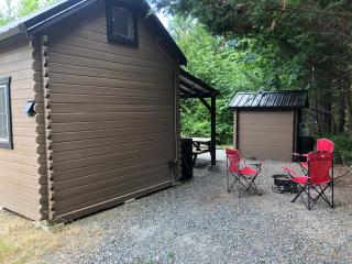 The Cedar Cabin Bunkie - Cowichan Valley Bunkie Glamping - 4