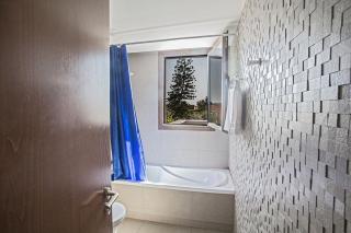 Villa Petreris Enas - Stunning 3 Bedroom Ayia Napa Villa With Pool - Short Walk To Nissi Avenue - Agia Napa - 2