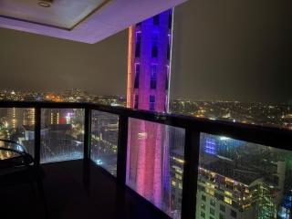 Spacious Skytower view and Seaview 2 BDR 2 BTH Apartment - Auckland - 0