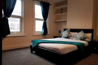 Gorgeous Home 4 Bedrooms W Parking - Reading - 0