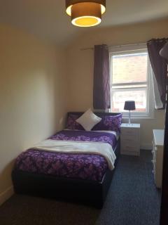 Gorgeous Home 4 Bedrooms W Parking - Reading - 4