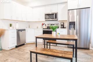 "aptac,desk,tv,kit,living,views,6guest,wifi,wd - 9