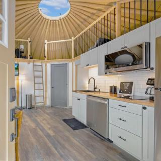 Gentry- Luxury Yurt-Cabin - Family Glamping Canyon Lake w Private Hot Tub - 0
