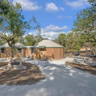 Gentry- Luxury Yurt-Cabin - Family Glamping Canyon Lake w Private Hot Tub - 9