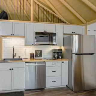 Gentry- Luxury Yurt-Cabin - Family Glamping Canyon Lake w Private Hot Tub - 8