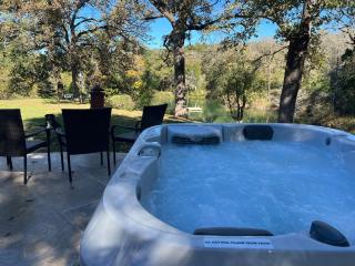 Gated Estate Escape! Three BR - Bastrop - 2