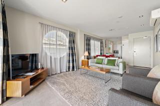 Beach Front 2 Bedroom Apartment - 4