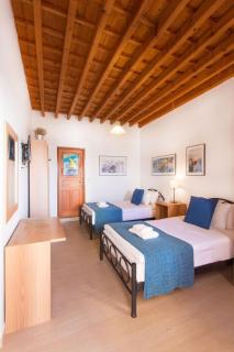Villa Thalassa Suites 3 Modern Comfort Traditional Greek Charm - 1