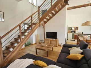 Charmant Gîte 6 Pers avec Piscine Privée et Jardin, Avon-les-Roches - FR-1-381-629 - 2