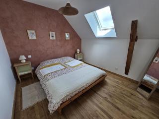 Charmant Gîte 6 Pers avec Piscine Privée et Jardin, Avon-les-Roches - FR-1-381-629 - 1