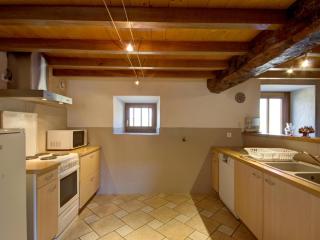 Gîte Authentique avec Terrasse et Animaux Admis - FR-1-496-361 - Panissières - 8