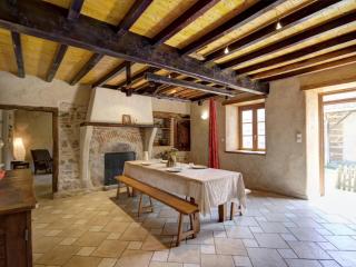 Gîte Authentique avec Terrasse et Animaux Admis - FR-1-496-361 - Panissières - 6