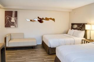 River Forest Inn - 1