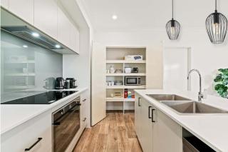 Modern Comfort in Piara Waters Perfect for Fam - Perth - 3