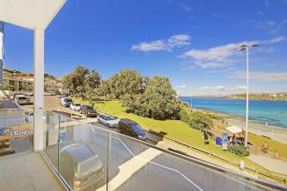 Bondi Heaven Beachfront Apartment - 3