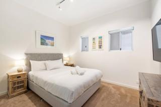 Bondi Heaven Beachfront Apartment - 6