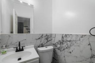 Falls Adjacent Your Ideal Home - Niagara Falls - 3