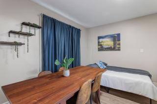 Falls Adjacent Your Ideal Home - Niagara Falls - 1