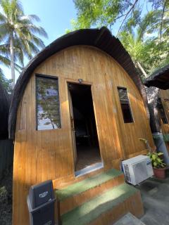 L Cafe Restobar & Lyn's Guest House - San Juan - 1