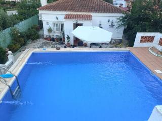 Preciosa y tranquila villa en Valencia con piscina privada - 0