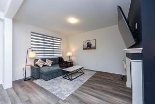 Spacious 4br25ba Retreat W King Beds, Desk, Dt - 1