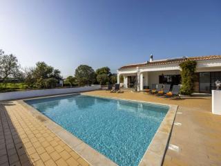 Secluded Carvoeiro Villa 3 Bedrooms Villa Urzais Modern Interiors Private Setting - 5