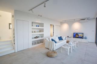 Villa Limni Enas - Luxury And Contemporary 3 Bedroom Kapparis Villa With Sea Views - Paralimni - 4