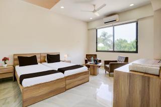 Hotel O SR Farm - Bodakdev - 9