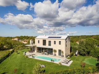 Astounding Istra Villa 4 Bedrooms Villa Mediterranean Influence Private Pool Mini Golf Course - Sveti Lovreč Pazenatički - 0
