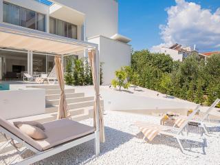 Spectacular Trogir Villa 4 Bedrooms Villa Trogir Sunrise Breath-Taking Sea Views Heated Swimming Pool - Trogir - 8