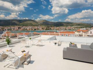 Spectacular Trogir Villa 4 Bedrooms Villa Trogir Sunrise Breath-Taking Sea Views Heated Swimming Pool - Trogir - 6
